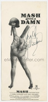 6b190 DONALD SUTHERLAND signed 5x11 pressbook ad 1970 classic image, MASH gives a damn!
