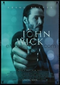 6f104 JOHN WICK advance DS Dutch 2014 cool close up image of Keanu Reeves pointing gun!