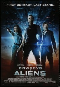 6g646 COWBOYS & ALIENS advance DS 1sh 2011 great image of Daniel Craig, Harrison Ford, Olivia Wilde!