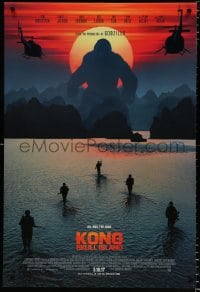 6g759 KONG: SKULL ISLAND int'l advance DS 1sh 2017 Jackson, Hiddleston, huge ape and soldiers!