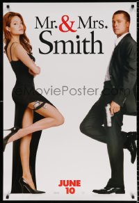 6g814 MR. & MRS. SMITH teaser 1sh 2005 June 10 style, assassins Brad Pitt & sexy Angelina Jolie!