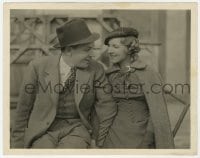 6h414 HELEN HAYES/CHARLES MACARTHUR 8x10.25 still 1935 husband & wife visiting between scenes!