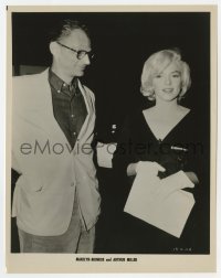 6h552 LET'S MAKE LOVE candid 8x10 still 1960 Marilyn Monroe with husband Arthur Miller at her side!