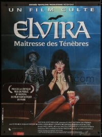 6k632 ELVIRA MISTRESS OF THE DARK French 1p 1990 sexy Cassandra Peterson with skeleton in theater!