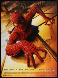 6k918 SPIDER-MAN French 1p 2002 Tobey Maguire crawling up wall, Sam Raimi, Marvel Comics!