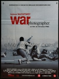 6k977 WAR PHOTOGRAPHER French 1p 2002 wild image of crazy James Nachtwey filming under fire!