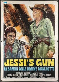 6k203 JESSI'S GIRLS Italian 2p 1975 art of Sondra Currie holding Jessi's Gun to rapist's head!