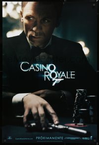 6r575 CASINO ROYALE int'l Spanish language teaser DS 1sh 2006 Craig as Bond at poker table with gun!