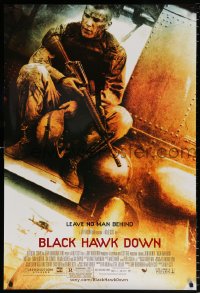 6z560 BLACK HAWK DOWN DS 1sh 2001 Ridley Scott, Josh Hartnett with assault rifle in helicopter!