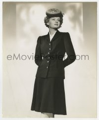 7f119 ALEXIS SMITH 7.5x9.25 still 1941 modeling suit that is functional yet feminine by Welbourne!