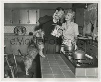 7f194 BLONDIE TV 8x10 still 1957 Pamela Britton & dog watch Arthur Lake eat dog treat in kitchen!