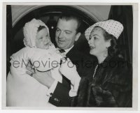 7f457 HEDY LAMARR 7.25x9 news photo 1946 with husband John Loder & 10 month old daughter Denise!