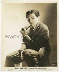 7f553 JOHN GARFIELD 8x10 key book still 1930s portrait of the Warner Bros leading man with pipe!