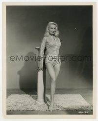 7f561 JOI LANSING 8.25x10 still 1956 posing in skimpy outfit by column when making Hot Shots!