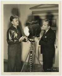 7f937 TWO FOR TONIGHT candid 8x10 key book still 1935 cameraman Karl Struss & Bing Crosby by light!