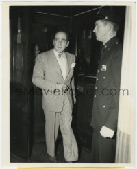7f495 HUMPHREY BOGART 8.25x10 news photo 1949 sued by model who accused him of assault, she lost!