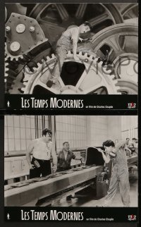 7g217 MODERN TIMES 4 French LCs R2002 great image of Charlie Chaplin seated on gear!