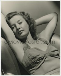 7h108 BARBARA STANWYCK deluxe 11x14 still 1942 sexy portrait relaxing with hands behind her head!