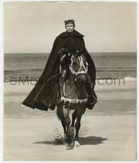 7h111 BECKET deluxe English 10x12 still 1964 Peter O'Toole as the King on horse on beach by Penn!