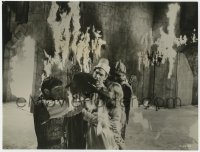 7h350 RAVEN deluxe 10x13 still 1963 Vincent Price, Jack Nicholson & Sturgess in exciting fire scene!