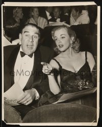 7h215 JAN STERLING/PAUL DOUGLAS 11x14 still 1955 husband & wife attend a special movei showing!