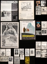 7m110 LOT OF 31 UNCUT PRESSBOOKS 1970s advertising for a variety of different movies!