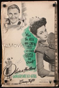 7s245 GOVERNMENT GIRL pressbook 1943 art of Olivia de Havilland & Sonny Tufts in Washington D.C.!