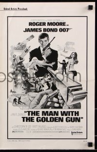 7s348 MAN WITH THE GOLDEN GUN pressbook 1974 art of Roger Moore as James Bond by Robert McGinnis!