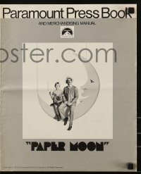 7s409 PAPER MOON pressbook 1973 great image of smoking Tatum O'Neal with dad Ryan O'Neal!