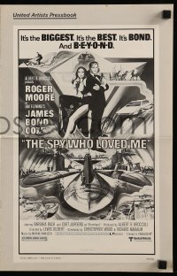 7s504 SPY WHO LOVED ME pressbook 1977 art of Roger Moore as James Bond 007 by Bob Peak