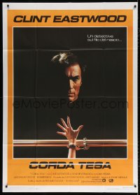 7t588 TIGHTROPE Italian 1p 1984 Clint Eastwood is a cop on the edge, cool handcuff image!