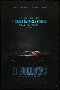 7y329 IT FOLLOWS Belgian 2015 Maika Monroe, Keir Gilchrist, Zovstto, couple in the backseat of a car!