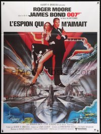 8b927 SPY WHO LOVED ME French 1p R1984 art of Roger Moore as James Bond & Barbara Bach by Bob Peak!