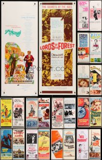 8d563 LOT OF 24 UNFOLDED INSERTS 1950s-1970s great images from a variety of different movies!
