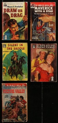 8d481 LOT OF 5 WESTERN PAPERBACK BOOKS 1950s variety of different cowboy stories, cool cover art!