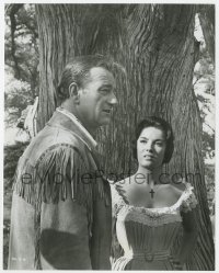 8g087 ALAMO 8x10.25 still 1960 big John Wayne as Davy Crockett & Linda Cristal standing by tree!