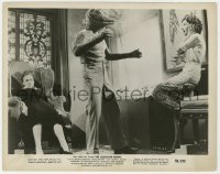 8g093 ALLIGATOR PEOPLE 8x10.25 still 1959 reptilian monster approaches scared Beverly Garland!!