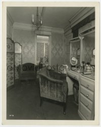 8g382 GRETA GARBO deluxe 8x10.25 still 1931 interior view of her dressing room at MGM studios!