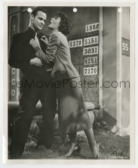 8g385 GUYS & DOLLS 8x10 still 1955 Jean Simmons & Marlon Brando in If I Were a Bell number!