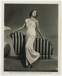 8g609 MERLE OBERON 8.25x10 still 1945 modeling a sexy white crepe evening gown & pearl necklace!