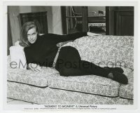 8g626 MOMENT TO MOMENT 8x10 still 1965 full-length portrait of sexy Honor Blackman laying on couch!