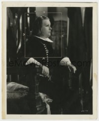 8g723 QUEEN CHRISTINA 8.25x10 still 1933 great close up of Greta Garbo sitting on her throne!