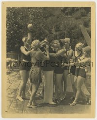 8g835 SINGLE MAN deluxe 8x10 still 1929 Lew Cody surrounded by women in swimsuits by Homer Van Pelt!