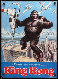 8j922 KING KONG Italian 19x27 1976 John Berkey art of BIG Ape on the Twin Towers!