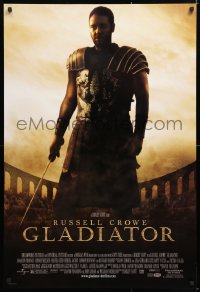 8k654 GLADIATOR DS 1sh 2000 Ridley Scott, cool image of Russell Crowe in the Coliseum!