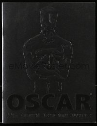 8m005 77th ANNUAL ACADEMY AWARDS souvenir program book 2005 cool embossed cover art of the Oscar!