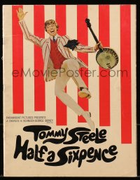 8m145 HALF A SIXPENCE souvenir program book 1968 art of smiling Tommy Steele with banjo, H.G. Wells