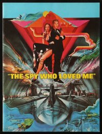 8m304 SPY WHO LOVED ME souvenir program book 1977 Peak art of James Bond, includes promo brochure!
