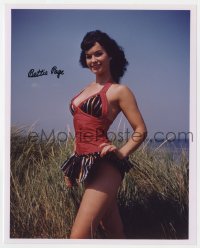 8p779 BETTIE PAGE signed color 8x10 REPRO still 1980s the legendary model in skimpy outfit by beach!
