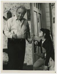 8p398 CARROLL O'CONNOR signed TV 7x9.25 still 1980s great close up from Archie Bunker's Place!